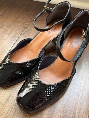 Women's Black Footwear